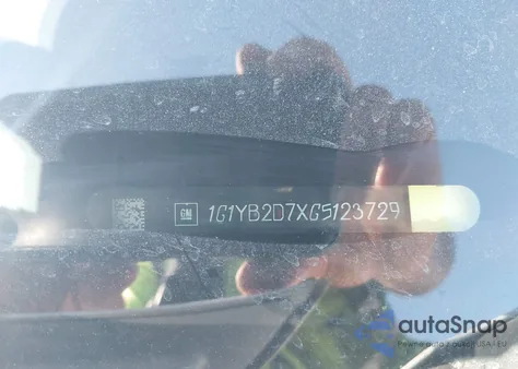 2016 Chevrolet Corvette Stingray z USA, uszkodzony, nr VIN 1G1YB2D7XG5123729